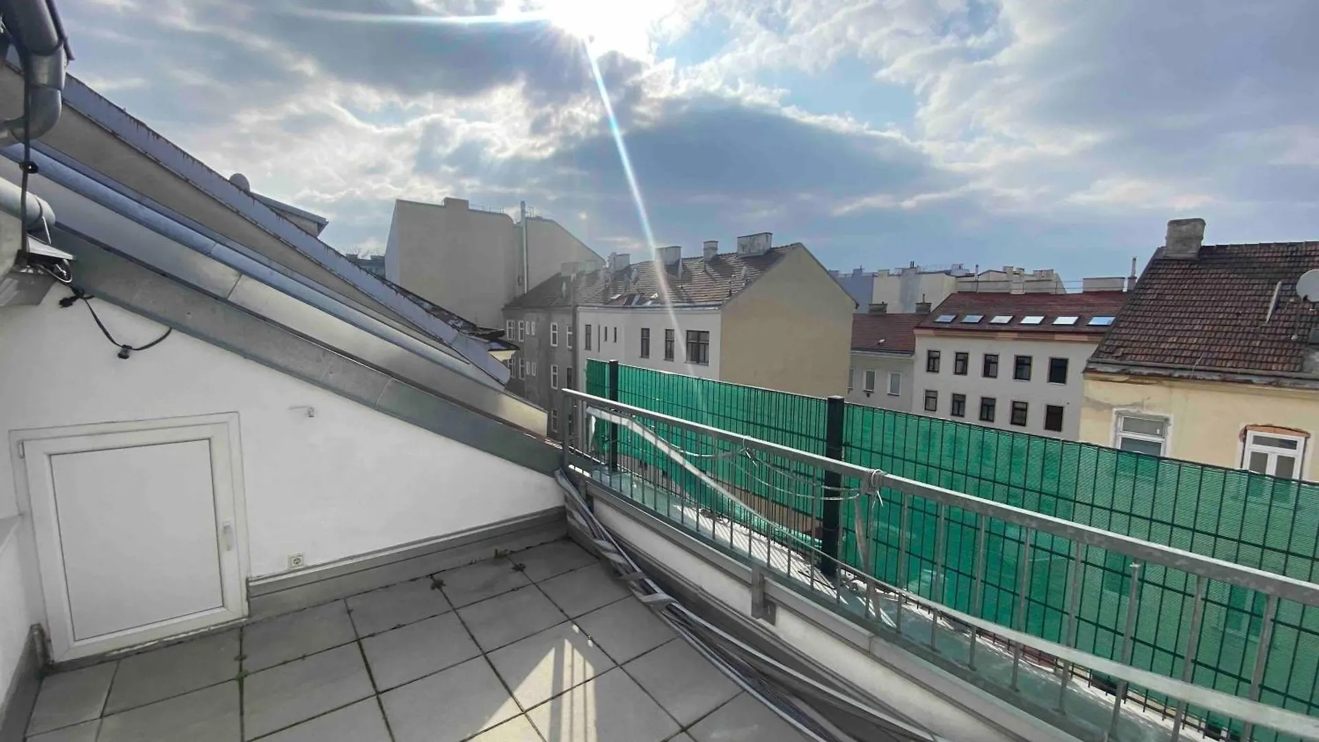 Apartment Ferienwohnung Luxury Penthouse Near Metro, Train Station And 15 Mins Center Wien
