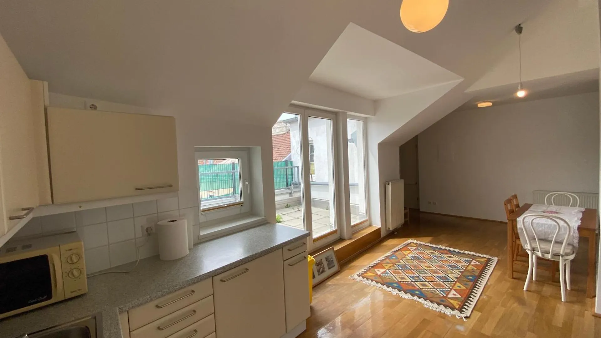 Ferienwohnung Luxury Penthouse Near Metro, Train Station And 15 Mins Center Wien 0*,  Österreich