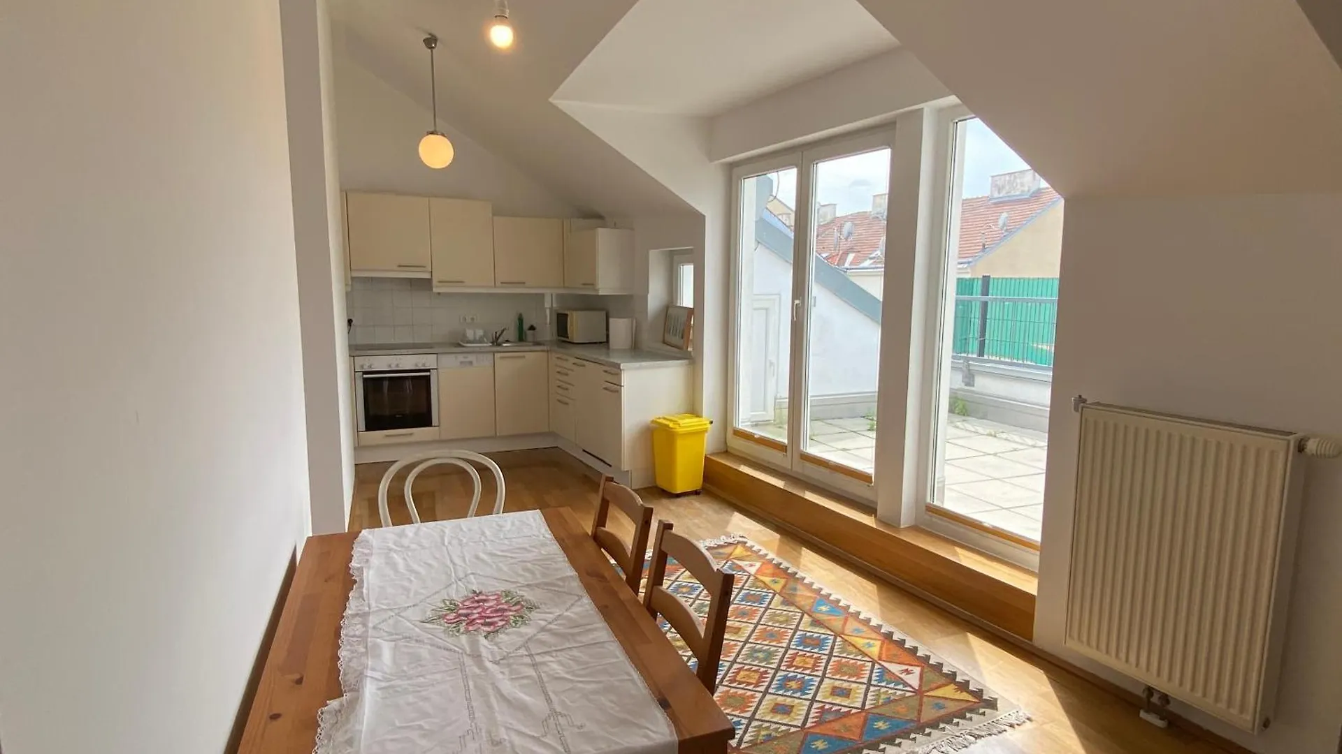 Ferienwohnung Luxury Penthouse Near Metro, Train Station And 15 Mins Center Wien