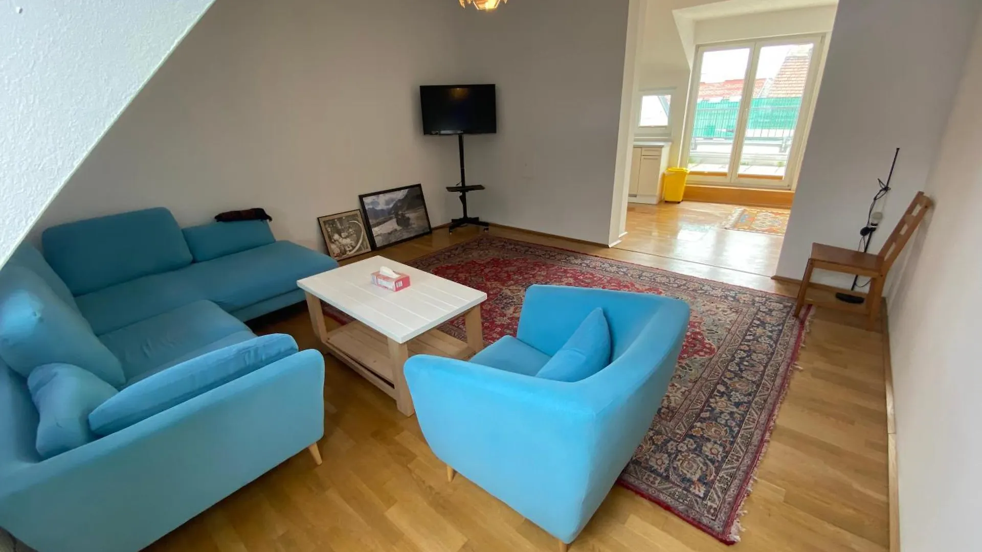 Ferienwohnung Luxury Penthouse Near Metro, Train Station And 15 Mins Center Wien Apartment